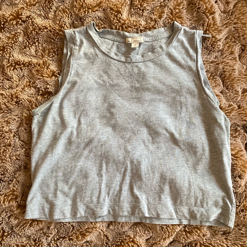 Great condition grey Gap cropped tank top